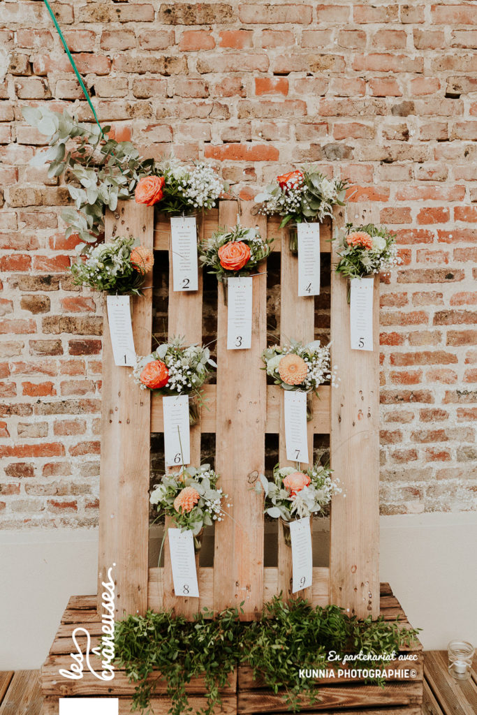 Décoration mariage - Plan de table - palette en bois - fleurs - champêtre - Les crâneuses